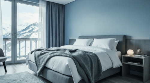 chambre de chalet lumineuse lit double avec linge de lit blanc parfaitement repass oreillers bien g xtpu1720cfgdesm8tn9y 1